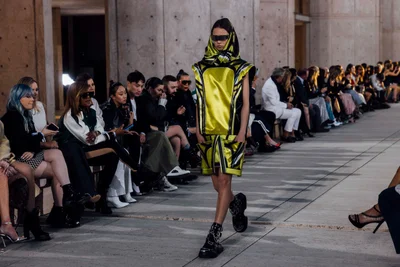 Look 16